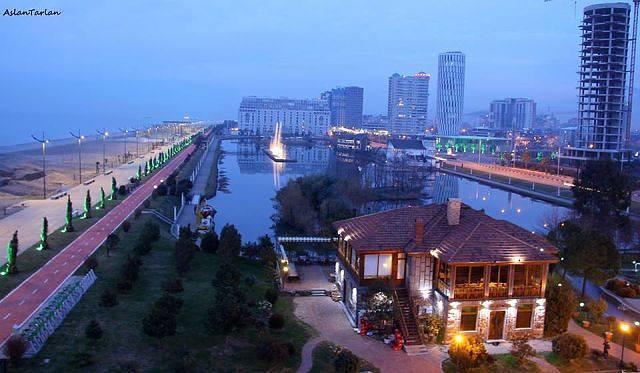 Nino Apartment On Pirosmani Batumi Rum bild