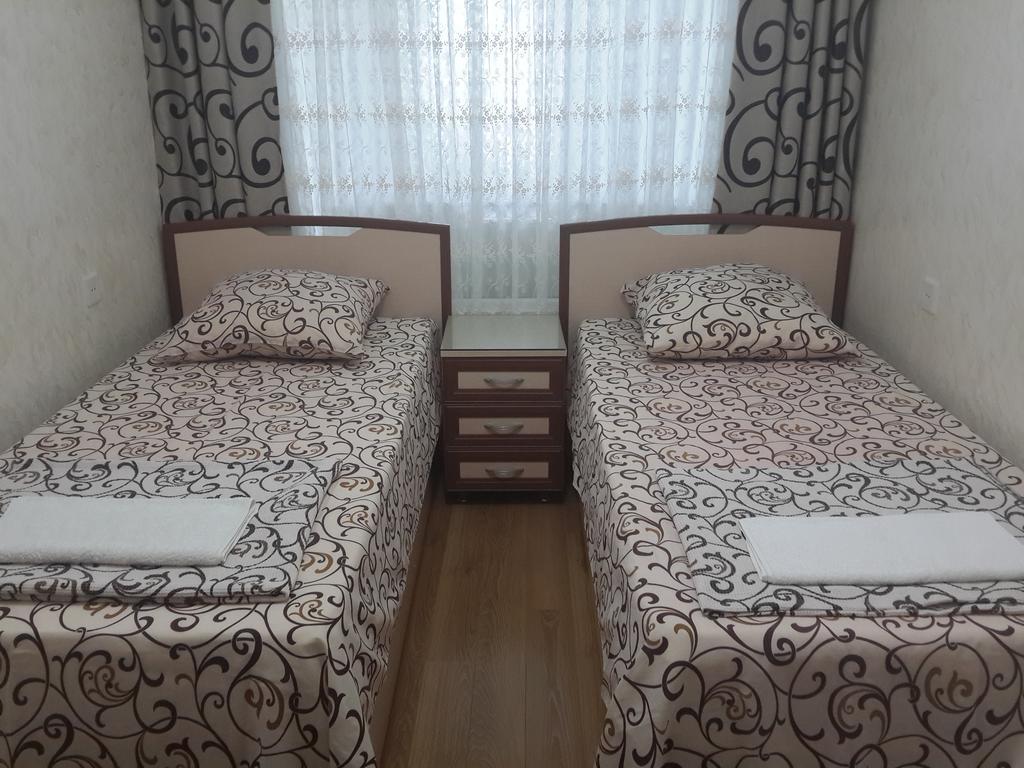 Nino Apartment On Pirosmani Batumi Exteriör bild
